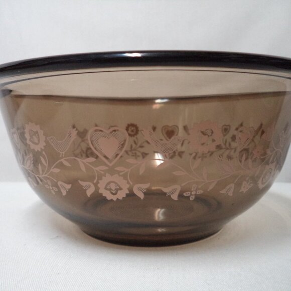 PYREX Friendship Birds Hearts Amber Brown Set 2 Nesting Mixing Bowls 322 and 323 - Picture 4 of 9